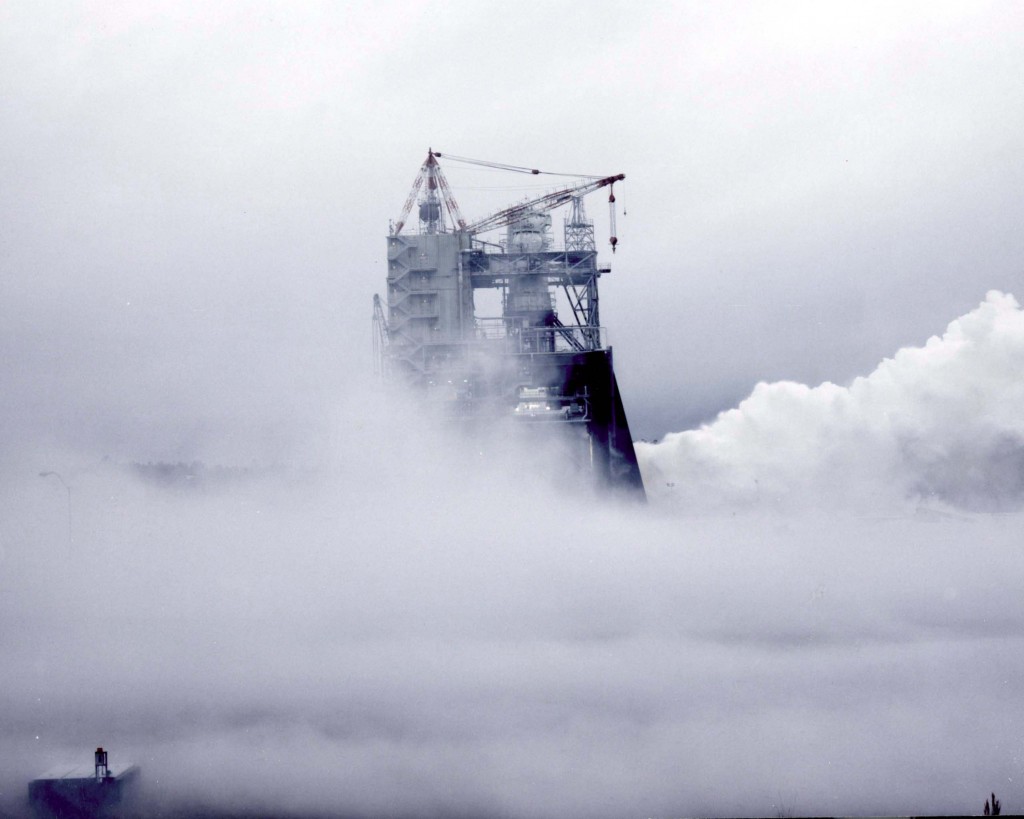 FiringInTheFog_GPN-2000-000550
