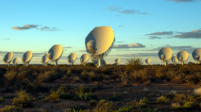 Scientific illustrations of rows of radio telescopes